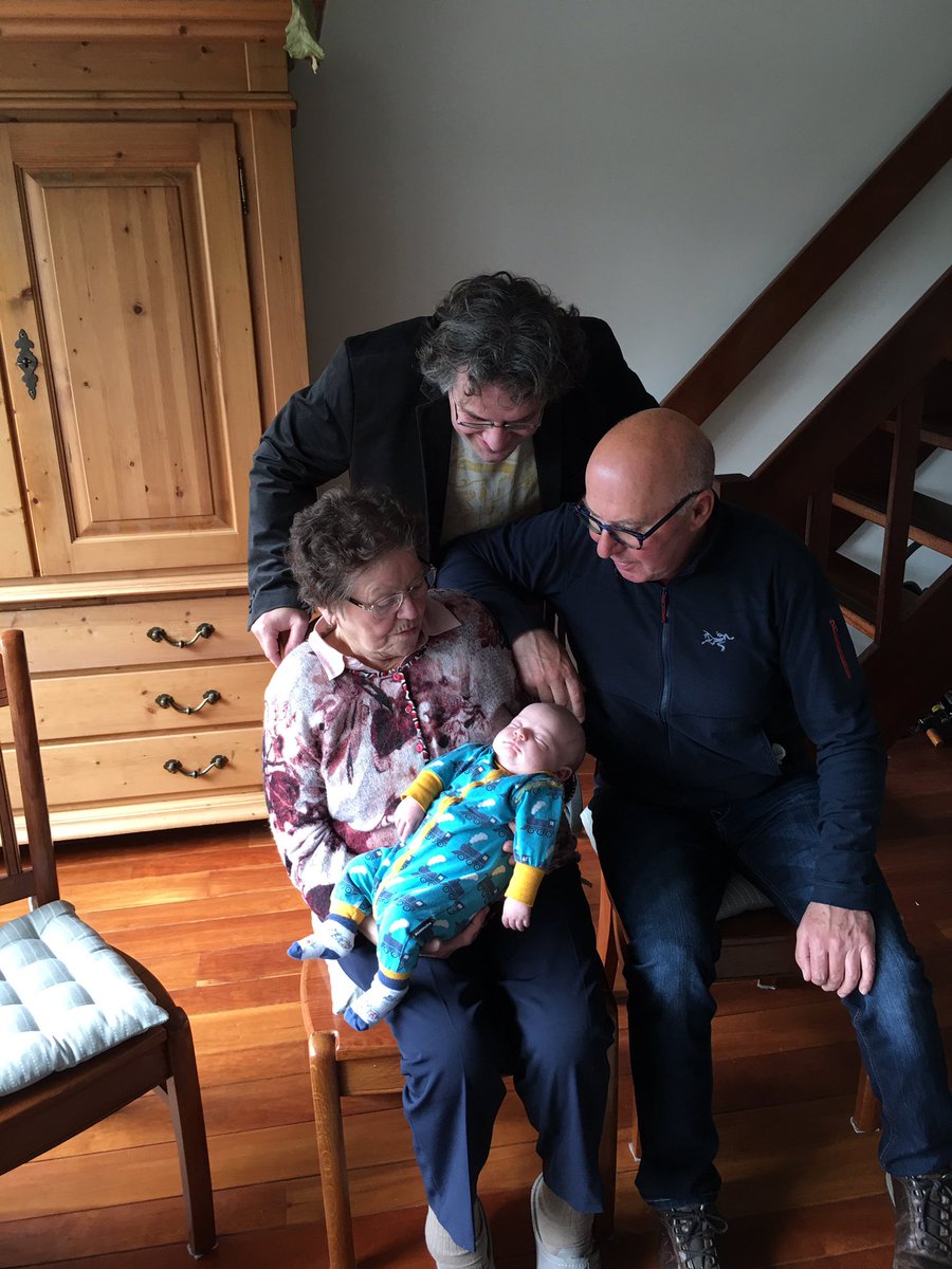 ClaessenLAB's tweet photo. 4 generations #claessen https://t.co/1cD7cQjfhT