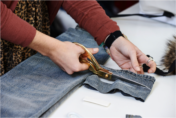 Soul_of_Island's tweet photo. Want to know more about our fair trade production? No reason to prefer industrial production 🤔 #fairtrade #EDHECsmm 
https://t.co/1kI9VFhcd9 https://t.co/FhYOJqC3P9