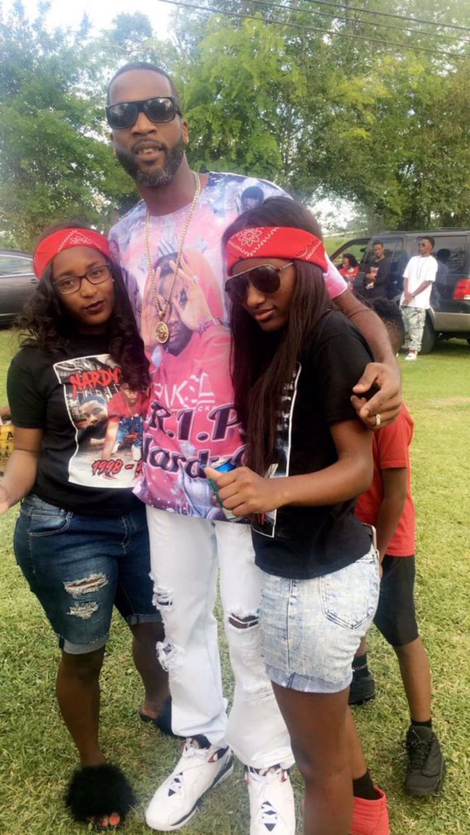 Coach_Repo's tweet photo. My fly girls!! They match my fly😂😂!! 💯💯💯 #NardyG https://t.co/4EM3ZtWacs