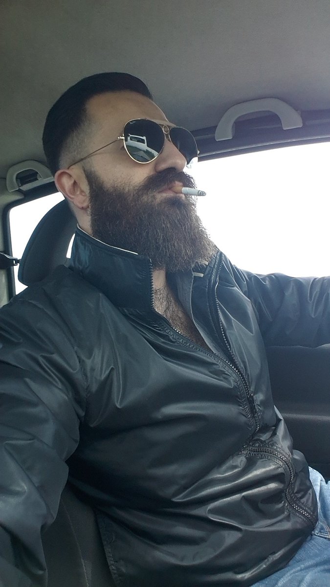 NicoPalombieri's tweet photo. Tanti auguri di buona Pasqua!#BenedettoXVI#amazing #selfie #reyban #domenica #fallowme #dandy#men #menstyle #cool # https://t.co/jgGiTwyicC