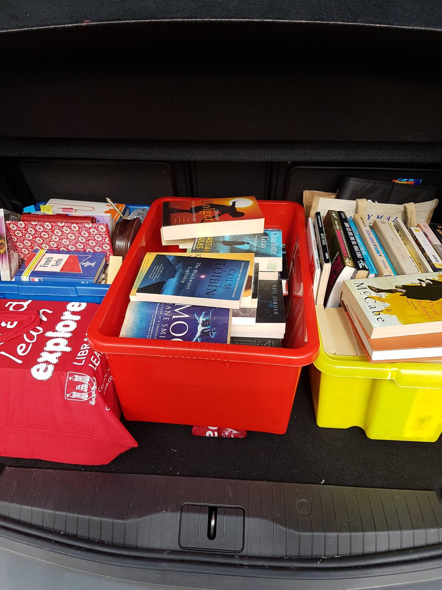 marygtroche's tweet photo. #bookcull #bookshelftidy And so it continues. This lot from 2 bedroom bookshelves #charityshop https://t.co/m3zP14yiao