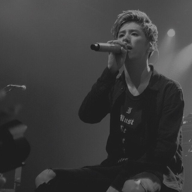 טוויטר Misaki בטוויטר Taka Happy Birthday ワンオクの曲 Takaの歌声には数え切れないくらい背中を押してもらった どんな姿のtakaもかっこいいけど やっぱり歌ってる時のtakaが1番かっこい 本当に生まれてきてくれてありがとう Oneokrock Taka誕生祭