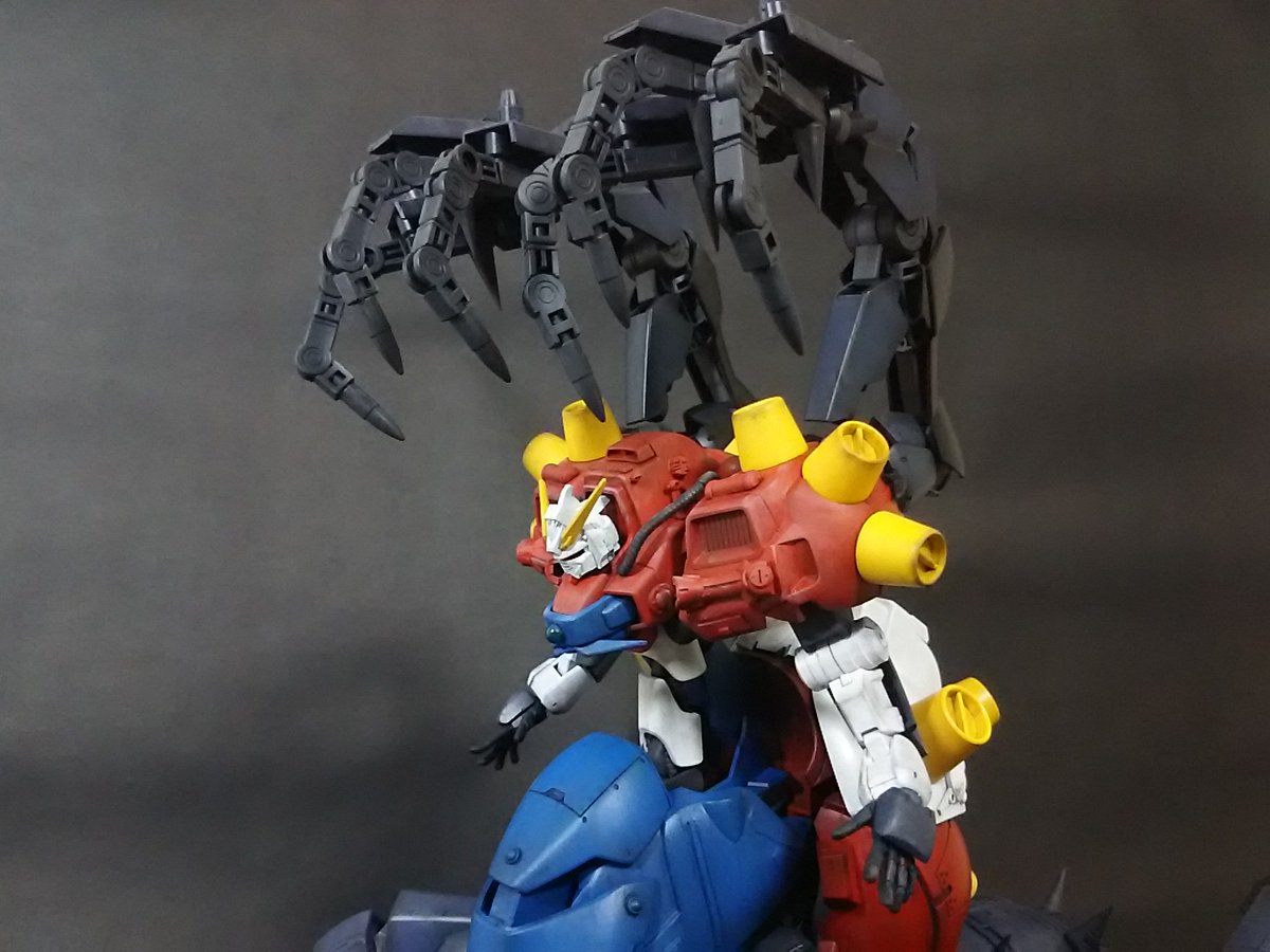 Zakky ミキシング同盟 デビルガンダムを改修予定だけど 未だに手付かず クローの変更 腹部の改修 Led点灯化 課題が盛りだくさん 写真は旧キット シャイニングガンダムとの対時です ガンプラはどんな自由な発想で作ってもいいんだ ガンプラの画像