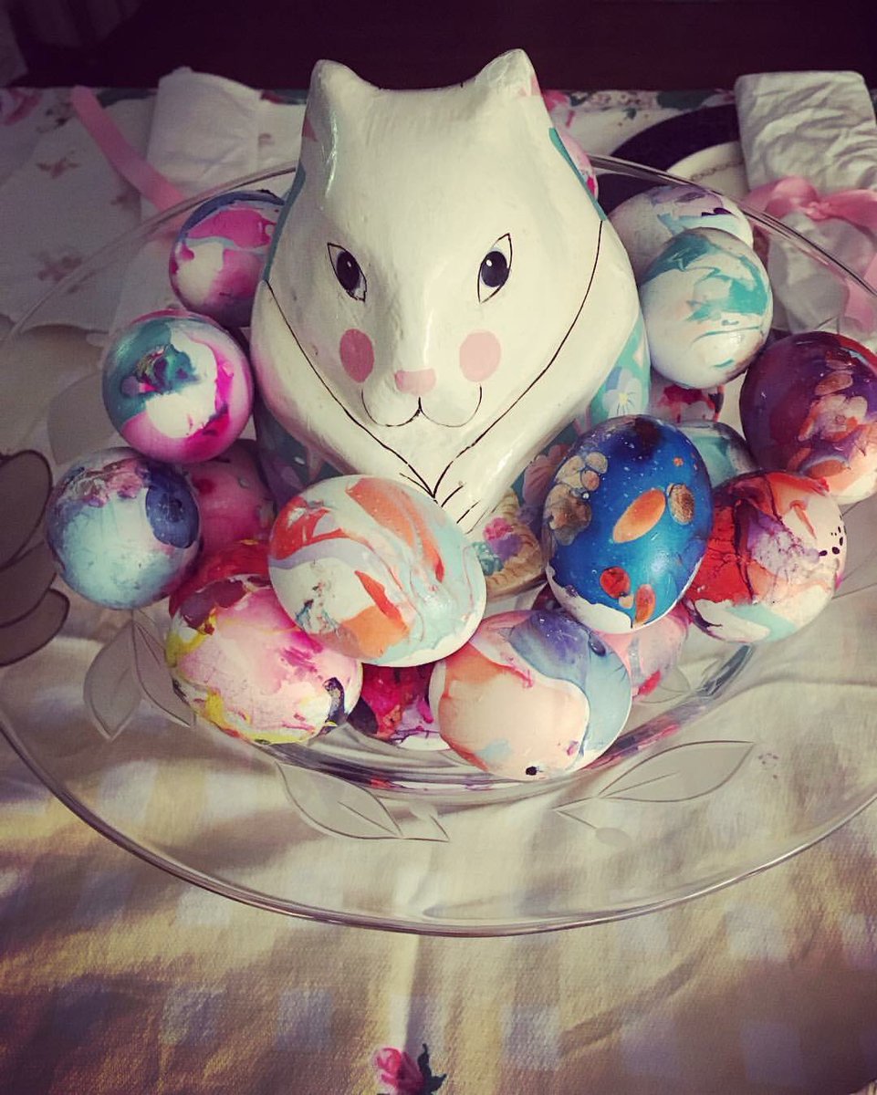 wepartini's tweet photo. 24 eggs in a bowl. #ᴇᴀsᴛᴇʀᴇɢɢs #eggs #nailpolish #crafty #partyconcierge #colorful #diy #wepartini #sunday #holidayproject #eastersunday https://t.co/GWOvk85RXH