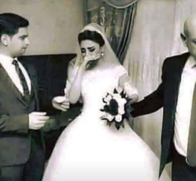 مـو ڪـل مـن يـطـمـح بـيـحـقـق #ﭑحــﻻمـهہ 

 ومـو ڪـل مـن يـعـشـق  بـيـآخـذ #حـبـيـبـهہ