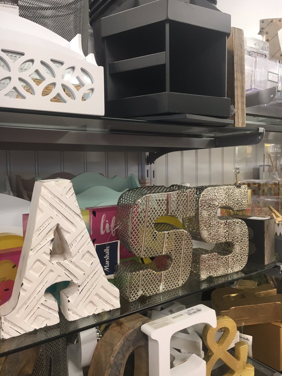 superamsey's tweet photo. I love doing this in Marshall's https://t.co/nLbJEduNdX