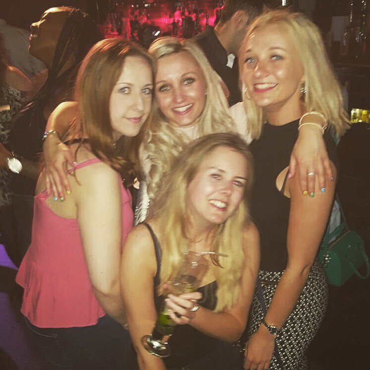 FayeTruett's tweet photo. Ads 30th Birthday 🎉👯🍸 #easterweekends #london https://t.co/fXASpAxbPh