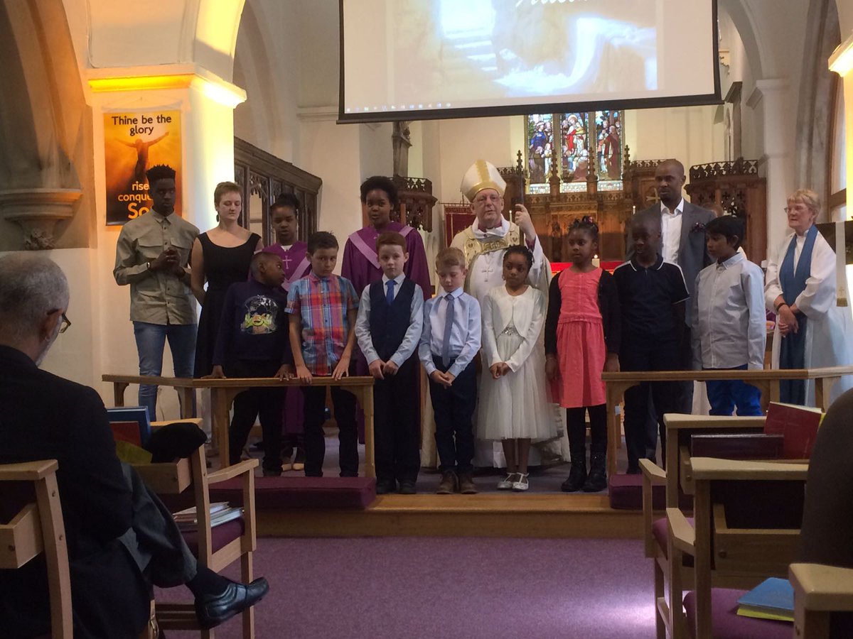 johnwraw's tweet image. Easter Sunday at Grays Parish Church with those admitted to Communion and recently confirmed. A day of new beginnings.