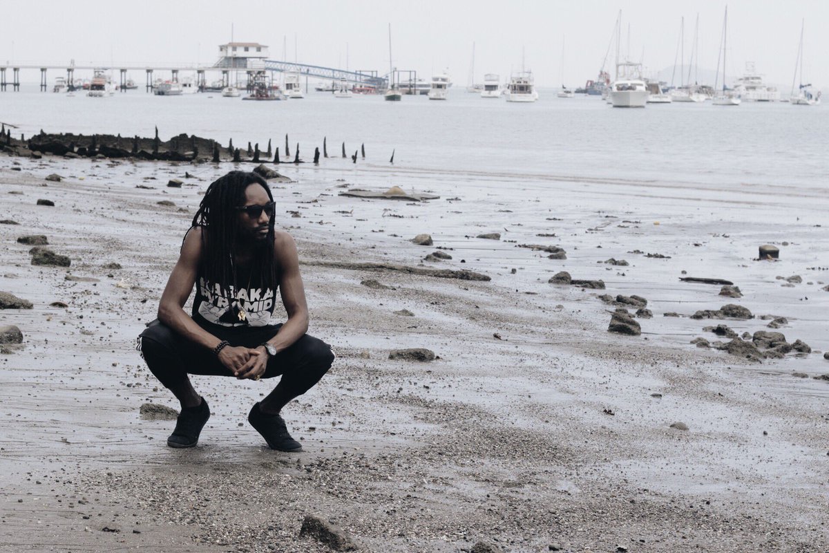 Kabakapyramid's tweet image. Health is a state of mind -- first

Remove the negative thoughts 

and negative attitudes from your life 

and allow yourself to heal