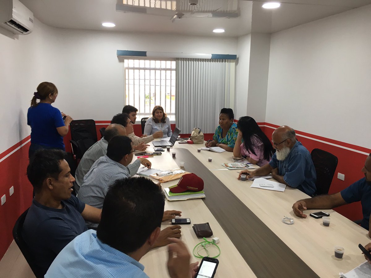 gladysbarreto_'s tweet photo. #Hoy en reunión de trabajo,con Gob. @yelitzePSUV_ y Equipo Político del PSUV Monagas,definiendo estrategias para la defensa de la Revolución https://t.co/RxlXi1iI9p