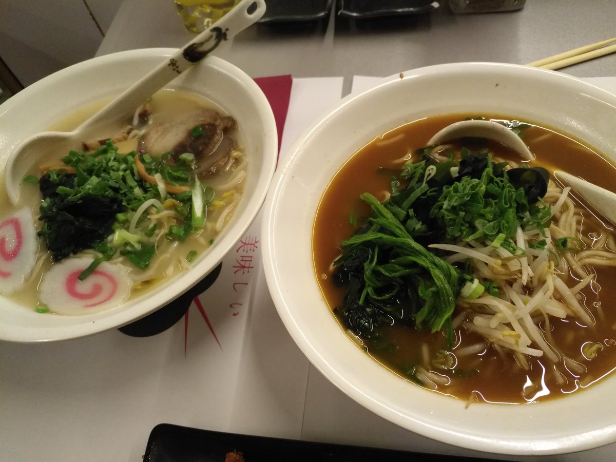 pullulae's tweet image. Estabamos viendo un vlog y nos entró hambre. @NekoJitaBlog Erunesto y Yuko se os quiere desde Madrid! #calpisboy #tencuidao #chop