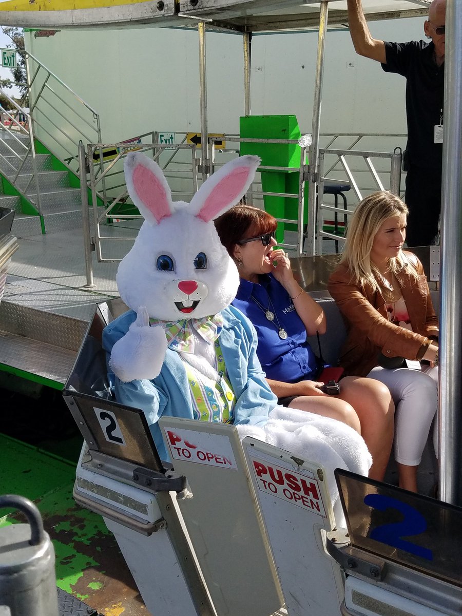 MCF_FUN's tweet photo. Easter Bunny on the Grand Wheel!! https://t.co/9vTOMxqxHX