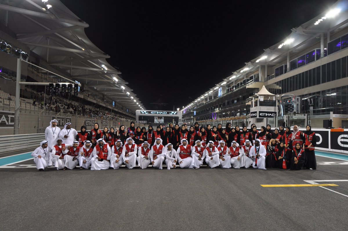 هل تعلم أن العديد من المساعدين في تنظيم سباق جائزة أبوظبي الكبرى لسيارات الفورميلا 1 كل عام هم من متطوعي ساند!
#استجب_أولا #فورميلا_1