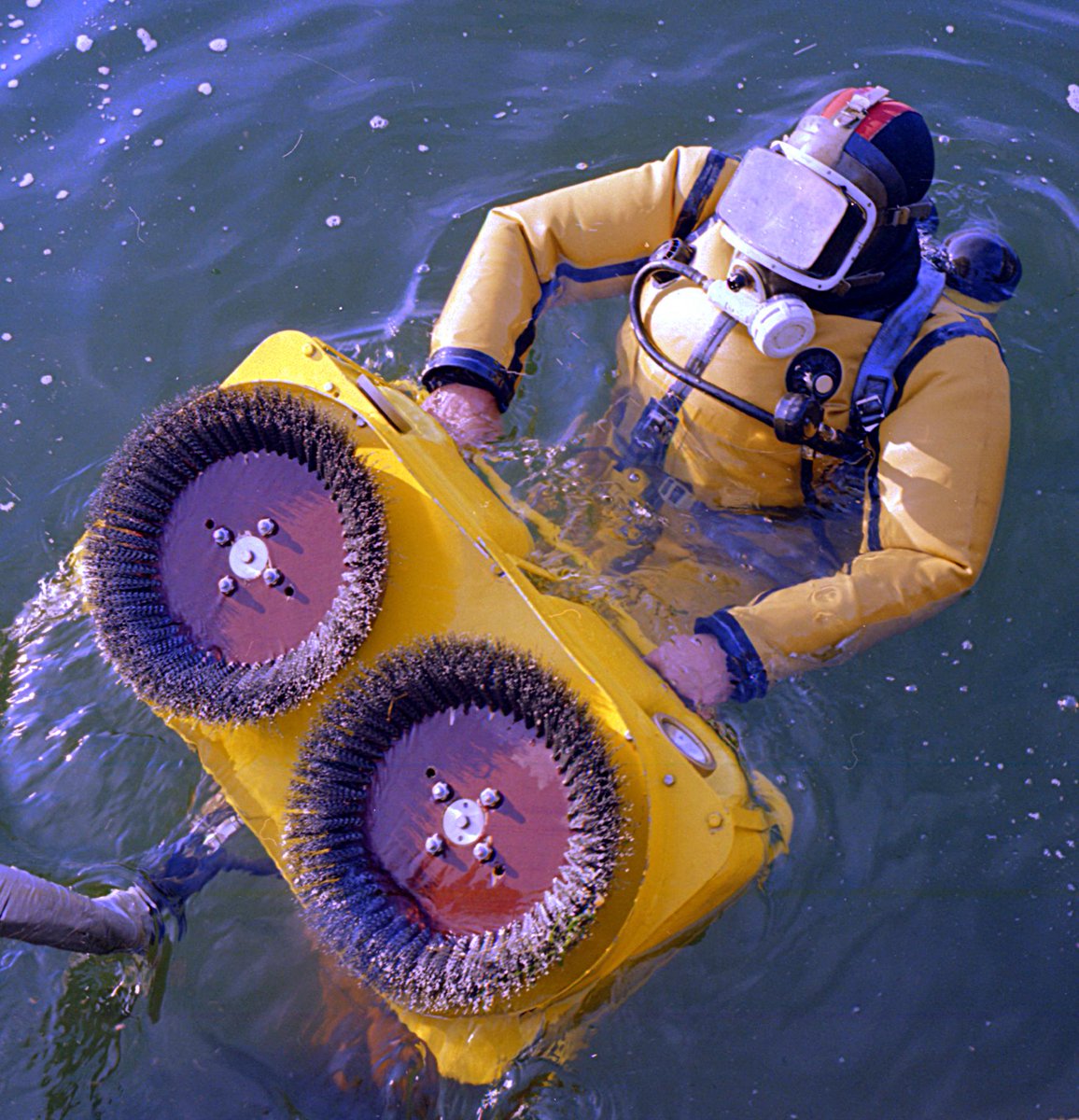 TrelleborgGroup's tweet photo. Our History: Trellclean brushes from 1980 for the underwater cleaning of ocean-going tankers and other big vessels. https://t.co/Z6K373p1SE