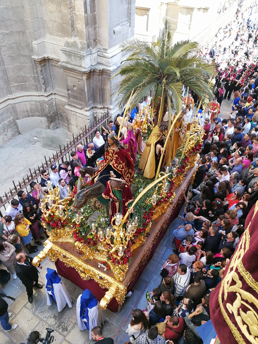 Broche de oro a esta Semana Santa, todas las hermandades realizaron su estacion de penitencia, solo queda esperar al 25 de marzo de 2018