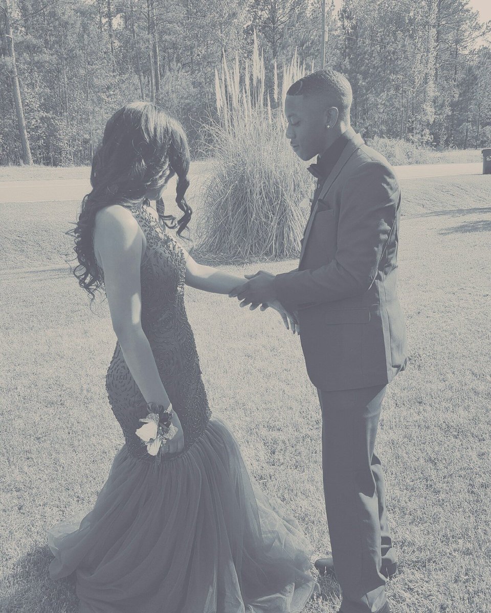 nauttttt's tweet photo. stolen moments with my love 💜🔥👑💅 #prom2017 #slayedprom #AllHailBaldwin https://t.co/6YC64eNI3M
