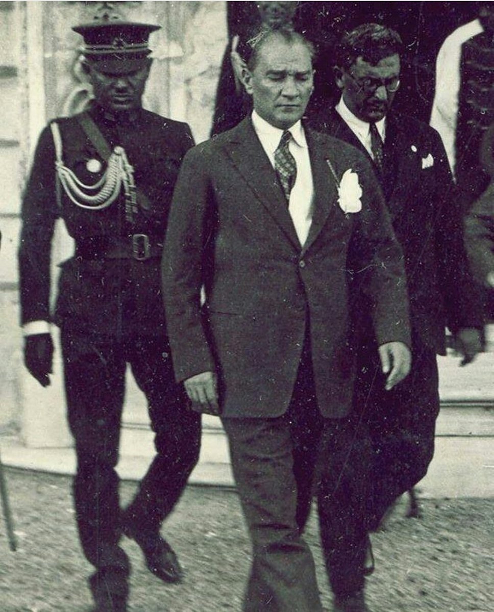 YOLUN YOLUMUZDUR ORDULARIN BAŞBUĞU!