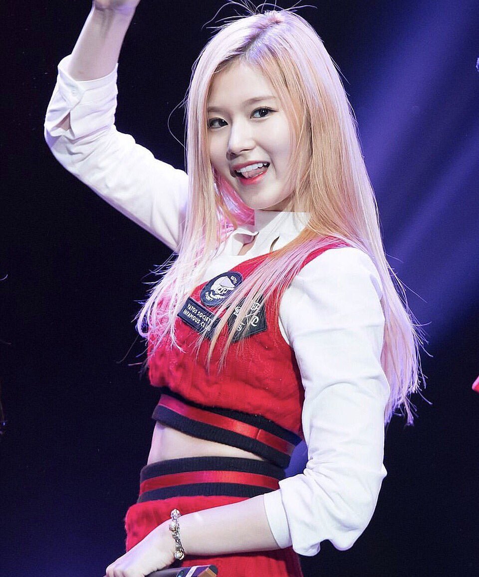 NtPbUsILK7yciXW's tweet photo. 01line👸👑

サナよりオル🤤😍😘

#Twitter上にいるTWICEペンさん全員と繋がるのが密かな夢だったりするのでとりあえずこれを見たTWICEペンさんはRTとフォローしていただけると全力でフォローしに行きます 
#とにかく可愛い湊崎 https://t.co/fm6pxbpTAv