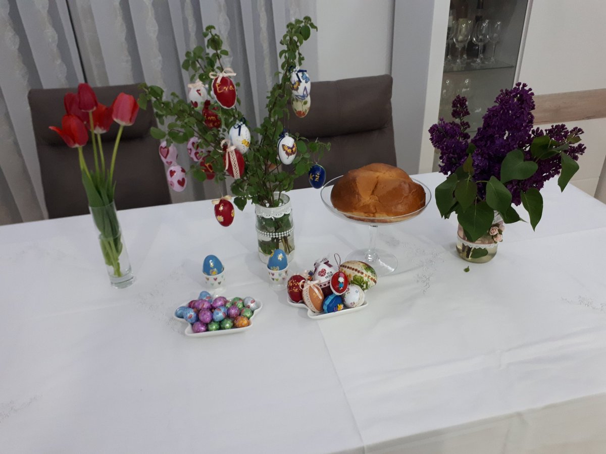 Sretan Uskrs! 
Hristos vaskrse!