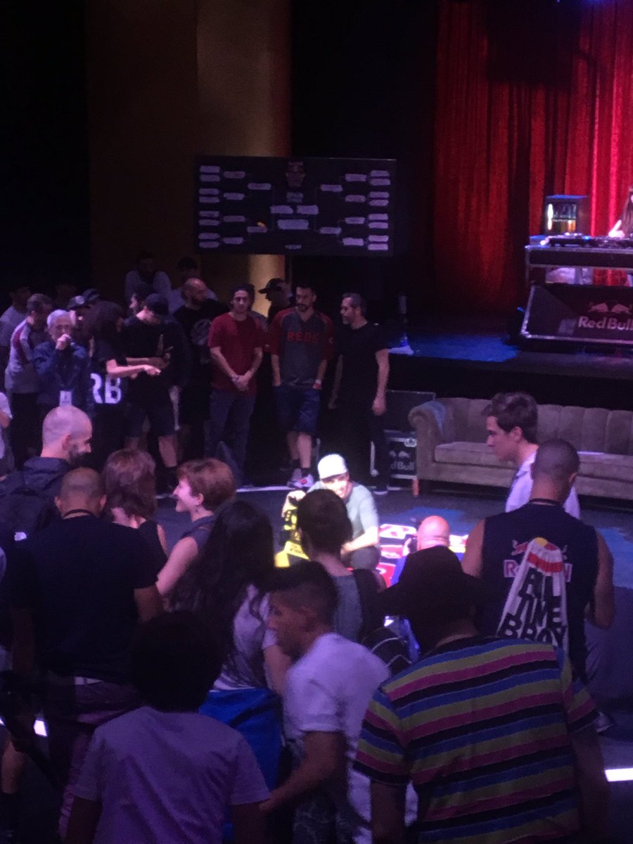 DavidAriasGlez's tweet photo. Emoción a rabiar en el @redbullbcone que disfrutamos en el @FloridaRetiro con el poder de #arcopom y #electroduendes https://t.co/DNgSCSIFr3