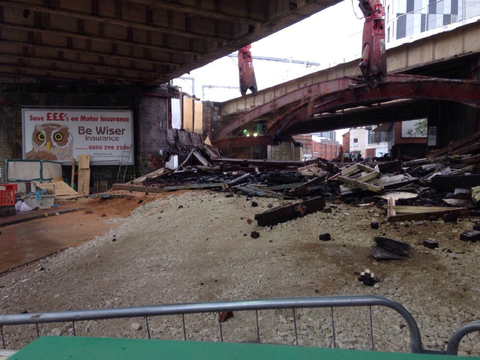 networkrailWCML's tweet photo. Demolition at Chapel Street bridge safely done in 1hr 15mins #ordsallchord #easterworks @BBCNWT @BBCRadioManc @GranadaReports @MENnewsdesk https://t.co/TwskPV9JYT