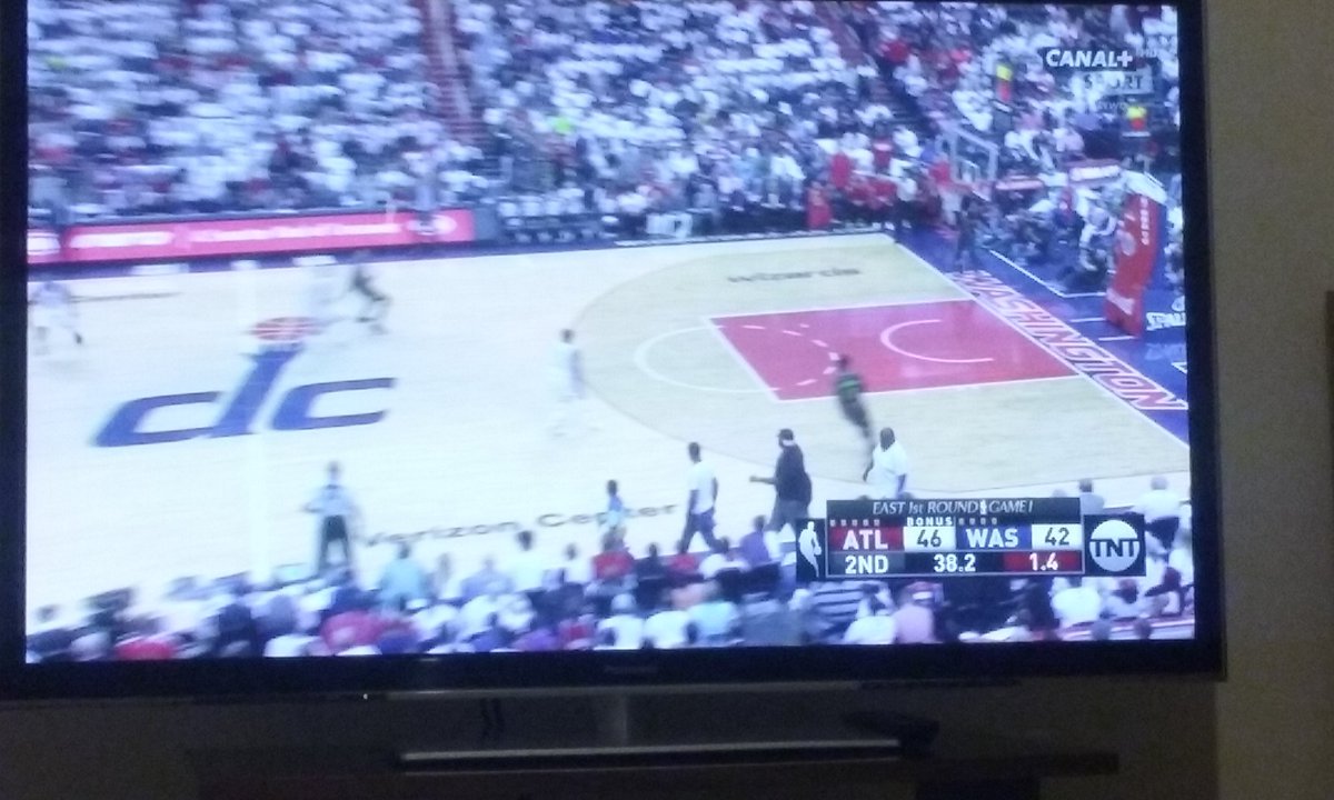 SebastianBogac1's tweet photo. Trochę późno ale ogladamy🏀 #ATLWAS #NBAPlayoffs2017 https://t.co/uYYefPwtxa