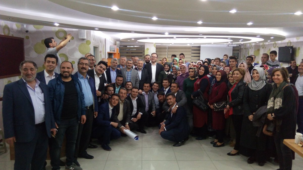 AKMeramSKM's tweet photo. İlçe Teşkilatımız Yeni Hükümet sistemini coşkuyla kutluyor. https://t.co/rzlJ98rSFn