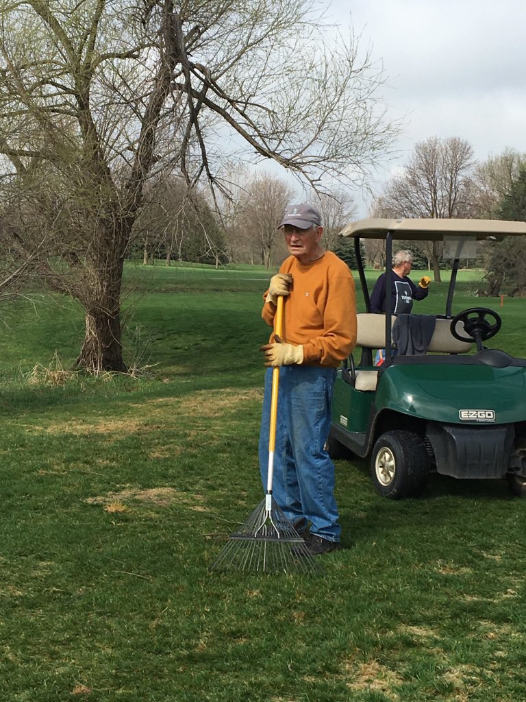 BGCgolf's tweet photo. Huge THANK YOU to all the people who volunteered their time for spring clean up at BGC!  It's people like you who make this place special!! https://t.co/6BK83JTDPW