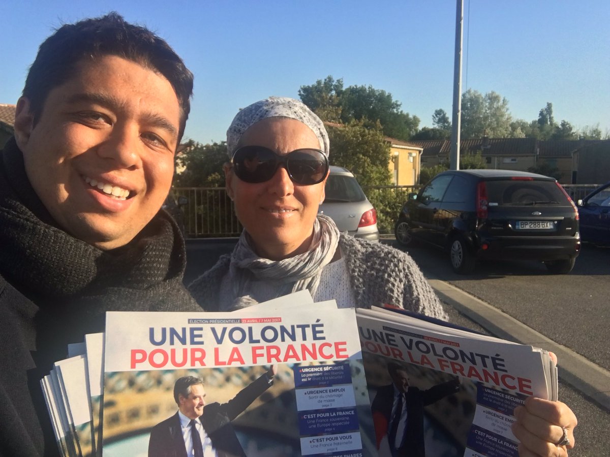BenjaMercurio's tweet photo. Boitage du #ProjetFillon au Pontet #Vaucluse #FillonPresident #JeVoteFillon #Fillon2017 https://t.co/zVqmBgQXz2