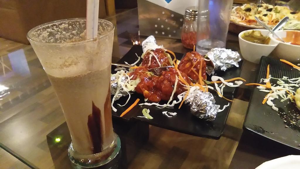 ShreyaseeG's tweet photo. life is too short to have boring food!! ❤ https://t.co/0r30oOomAp