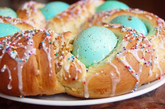 vincentsraleigh's tweet photo. We hope that you are enjoying YOUR favorite family recipes this weekend!  #HappyEaster #ItalianEasterBread https://t.co/sVsvzLAOm5 https://t.co/ZeSKvi9GUM