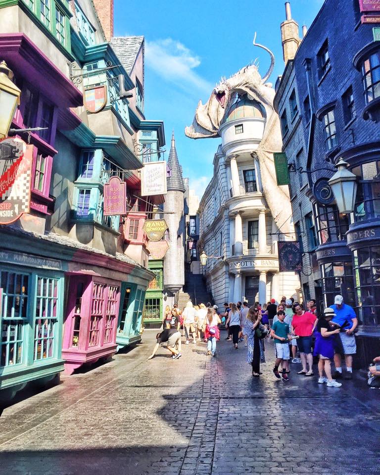 Harry_Potter_TM's tweet photo. RT si te gustaría visitar este gran lugar. https://t.co/mx9xZcgyMZ