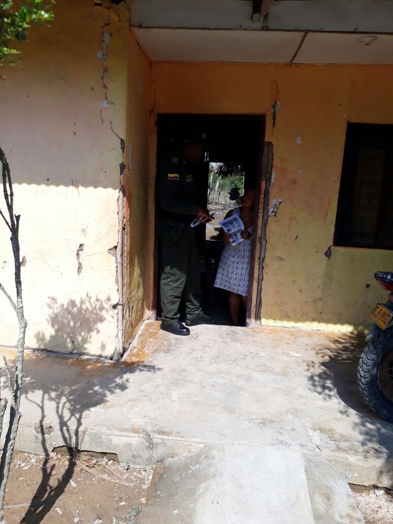 alcaldiachima's tweet photo. @PoliciaDECOR
#Echima Realizó Campaña No Prenda Empujado Con Líderes Indígenas cacique territorial y Capitanes del M/pio de Chimá. https://t.co/ciOMKhYzZG