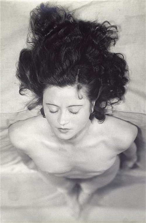 Photo_Laia's tweet image. B&amp;amp;W steam