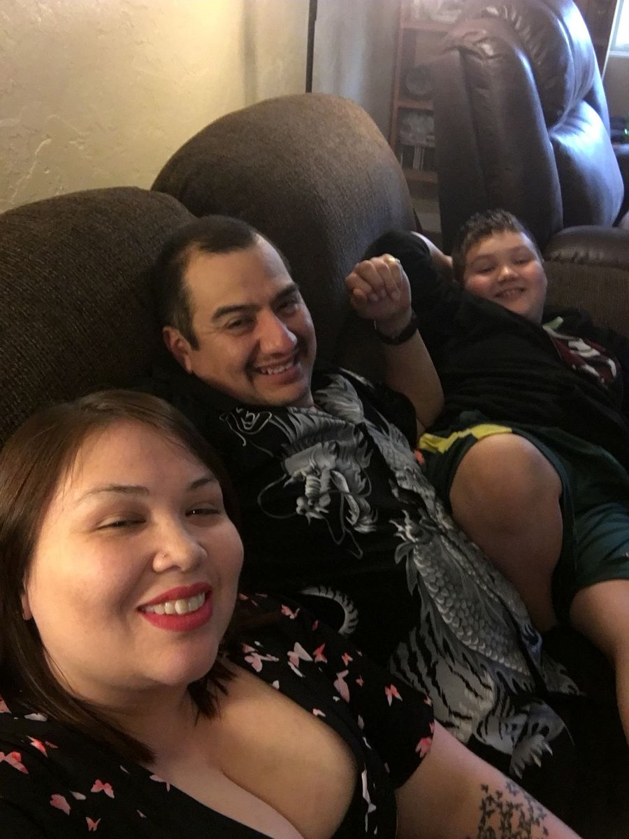 jjcdalton's tweet photo. Working my ItWorks biz while eating food and watching I Love Lucy. This will be my life. #itworks #lovemyfamilytime #redlipsfithips https://t.co/6Bd5f3RFjf