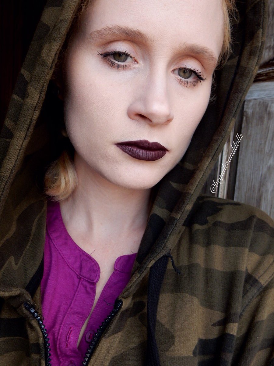 Simple Every Day look with a dramatic lip using <a href="/BabyBatBeauty/">Baby Bat Beauty</a> Matte Liquid Lipstick in Oblivion 😍😍 LOVE!
#bbloggers #CrueltyFree