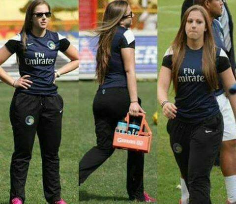 Futbool_Fotos's tweet photo. Con ella estaría lesionado toda la temporada 😍❤ https://t.co/Df2jAfu2gG