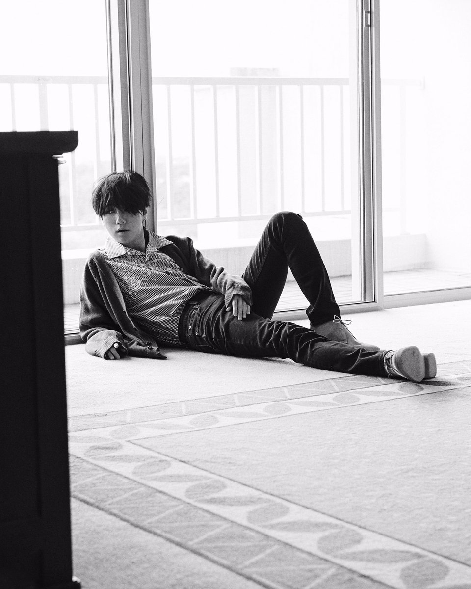 #SUPERJUNIOR #YESUNG(<a href="/shfly3424/">Yesung</a>) to release a highlight medley video today at 12PM(KST) ▪#봄날의소나기(#PaperUmbrella) 🗓2017.04.18 6PM(KST)