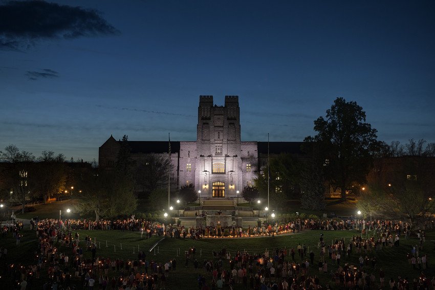 virginia_tech's tweet photo. 2017 Day of Remembrance Candlelight Vigil

#VTWeRemember https://t.co/RKIBqF4plS