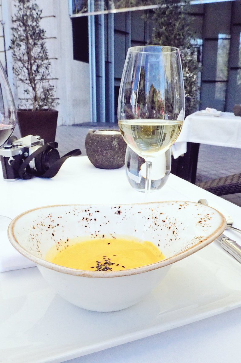 TheFoodamood's tweet photo. Tiempo de #terrazas en #madrid como la de @ComalaRest en el Paseo Del Prado!#gourmet #food #Foodie #blogger #Gastronomia #gastronomiaMX #top https://t.co/hzHWZv3kBr