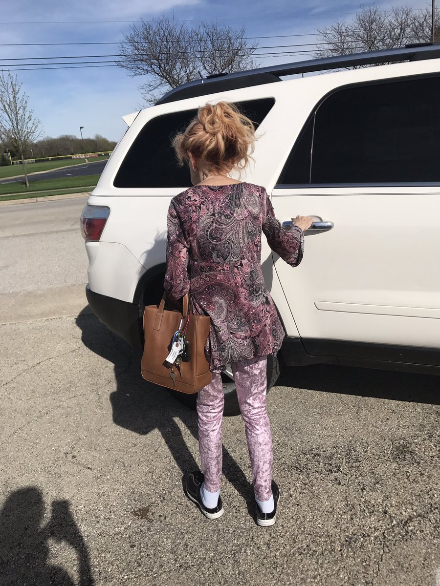 caliwells's tweet photo. Happy Easter https://t.co/Fb47S8hHm1