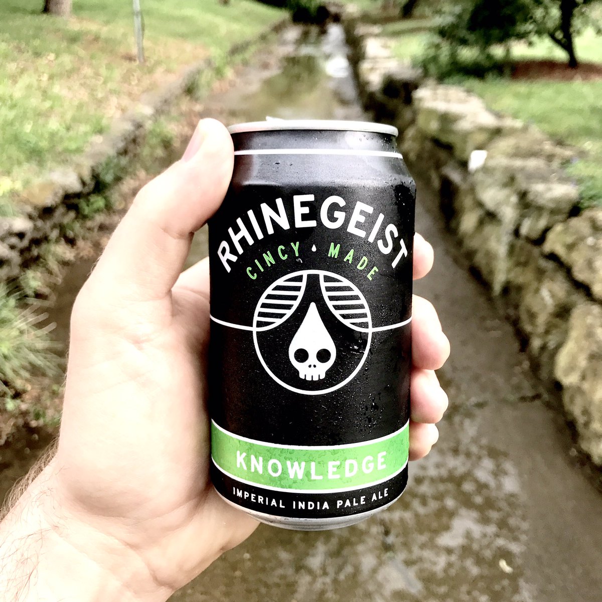 DudeDrinks's tweet photo. Pretty good beer @rhinegeist #knowledge #imperialIPA #IPA #indiapaleale #cincymade #beerporn #craftbeer https://t.co/1gzJWLgbZS