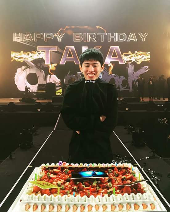 oneokrockwiki's tweet photo. Happy 29th to the most awesome (and smallest😂) vocalist ever!!! May you be blessed with more height 😇

---
Source: Toru's IG https://t.co/N5zNtBymbB