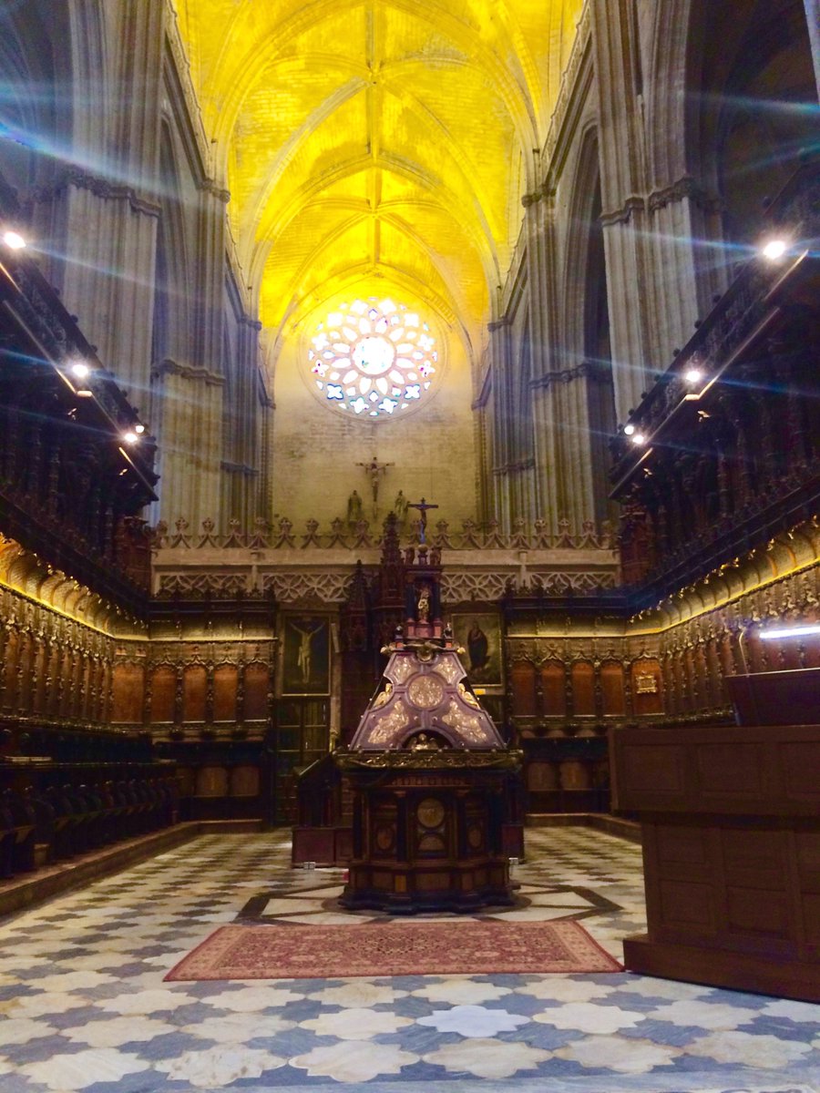 OGSNamosha's tweet photo. Feeling lucky to be able to attend the Easter Sunday mass at the third largest cathedral in the world, the Seville Cathedral. https://t.co/5elbyUyAbA