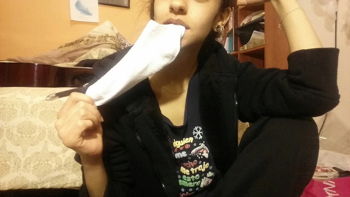 princesssiri3's tweet photo. Spring cleaning.which #paypig gets my #used #panties &amp; #socks  ?#sockfetish #footfetish @MyCuteSelfie @RT4tat2 @RTfucker @RTpetboy @RTsubby https://t.co/6JyDiXSmvX
