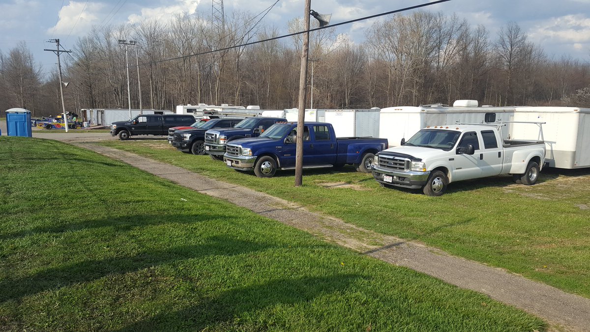 SpiderLawyer's tweet photo. @Ford Opening day at Lorain County, Ohio Speedway...This is Ford Country Baby! Third-generation Ford worker here...so proud! https://t.co/EeiH4ECECC