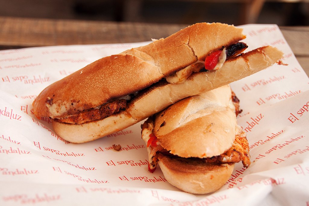 Baguettes con todo el sabor español de <a href="/elsapoAndaluz/">El Sapo Andaluz</a> , ¡Córrele antes de que se acaben!