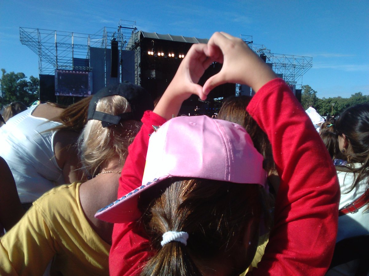 Maria Laura tweet media