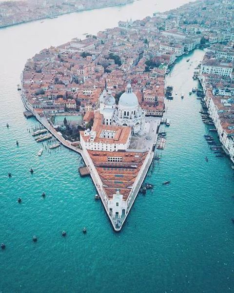Escabiamoss's tweet photo. Viajar, como solucion a todo  ✈🛳 https://t.co/jrbpF0MNii