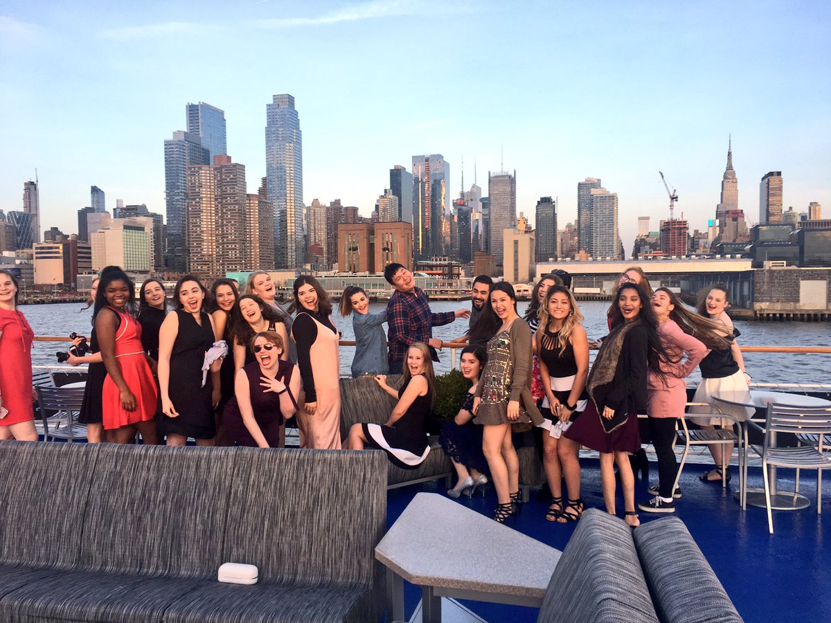 CLHSChoir's tweet photo. Dinner cruise fun!!! #Carnegie2017 https://t.co/Xlz0O12drx